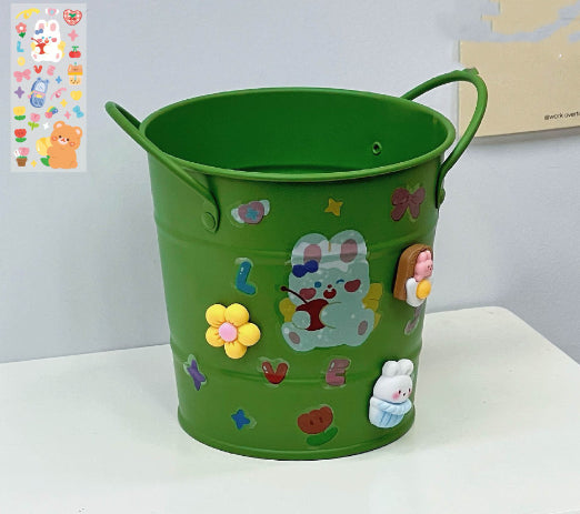 Round Metal Desk Cup